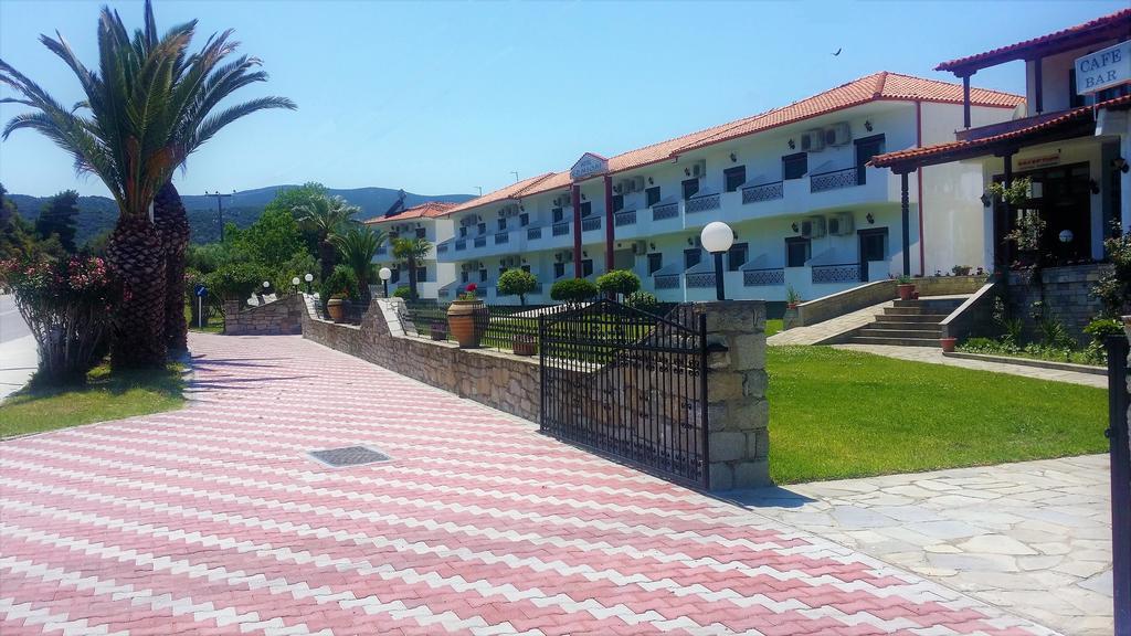Hotel Ermioni Kalamítsion エクステリア 写真